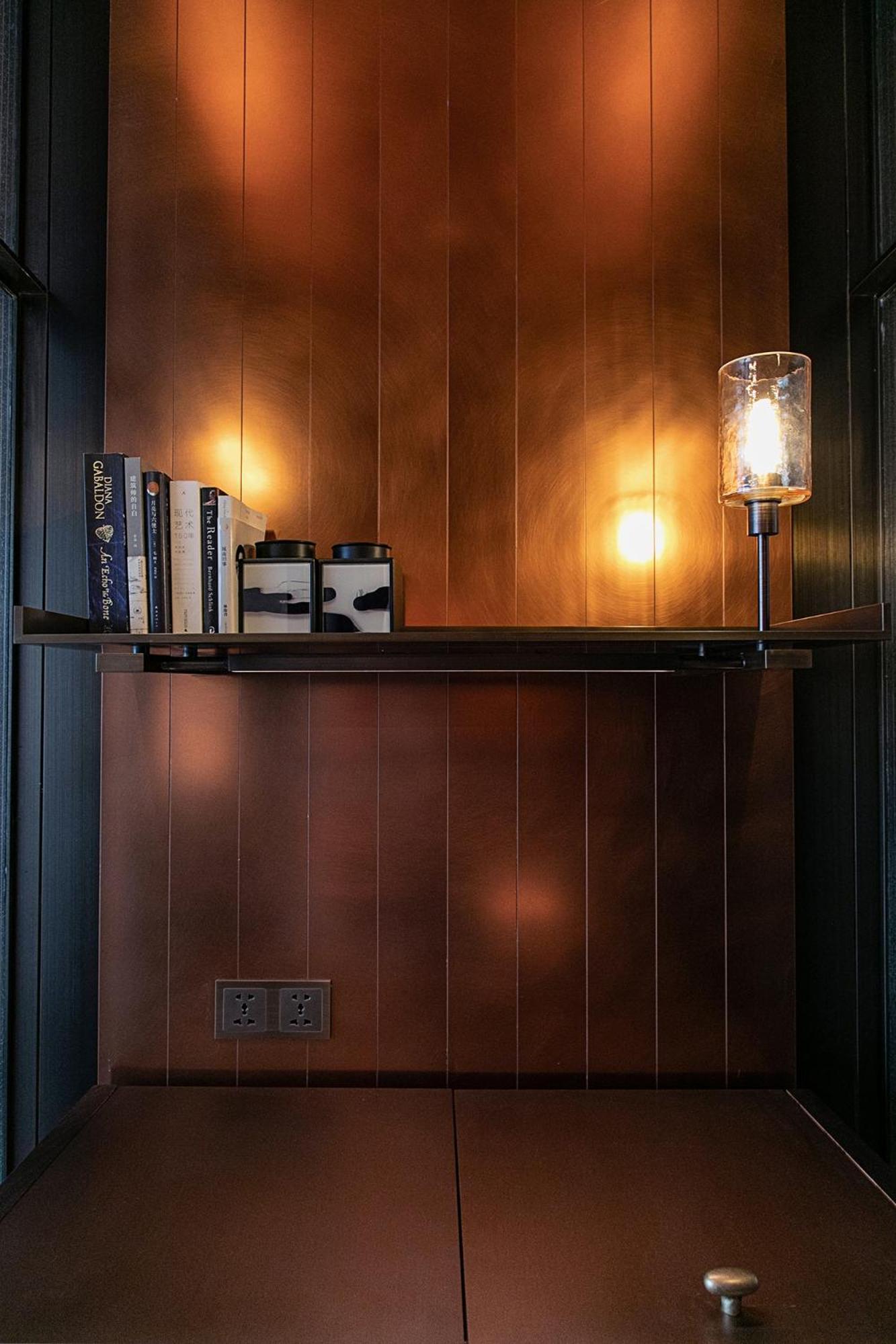 Mumian Beijing Daxing International Airport, Part Of Hyatt Hotel Luaran gambar A shelf with a lamp